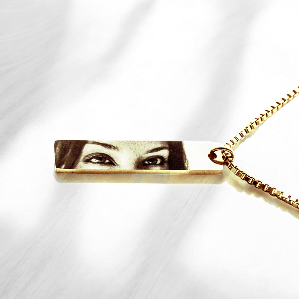 Personalisierte Halskette mit Blick-Anhänger - Gold