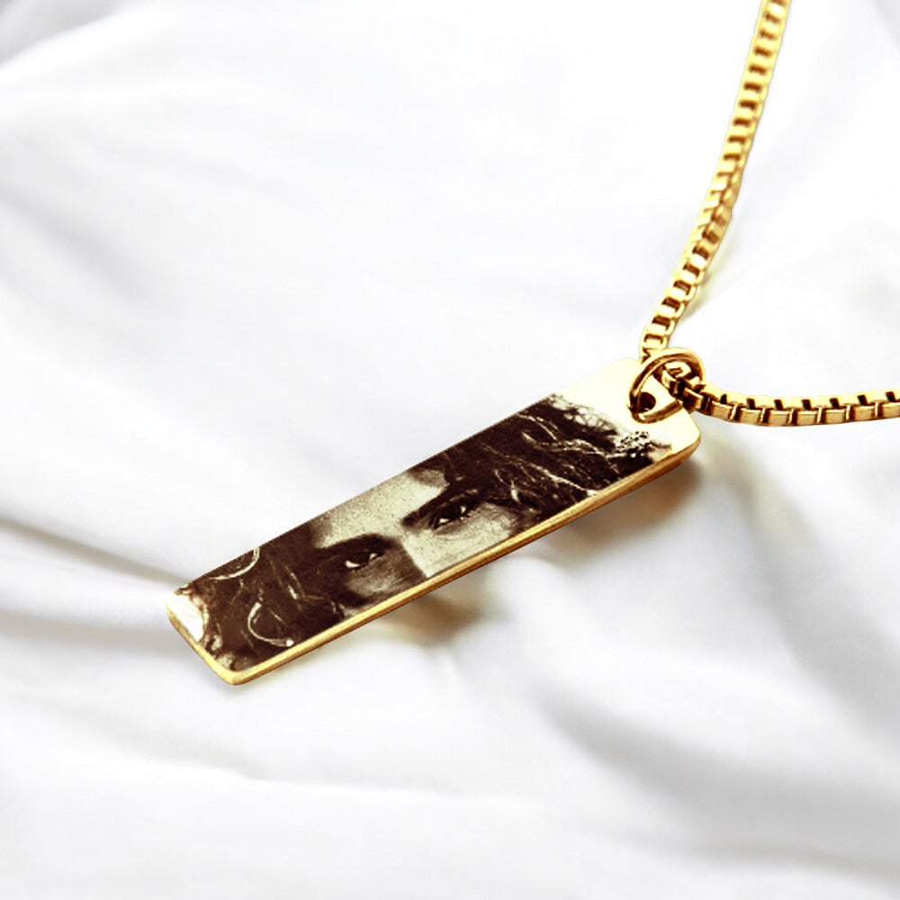 Personalisierte Halskette mit Blick-Anhänger - Gold